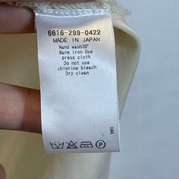 Jewel Changes Cream Cap Sleeve Loose Fit Classic Blouse Size Medium - Picture 3 of 7